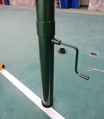 Стойки волейбольные телескопические со стаканами и крышками