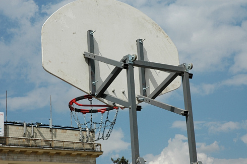 Стойка стритбольная складная с фанерным щитом, кольцом, сеткой и защитой (без противовеса) (А14)