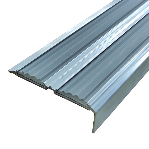 Уголок алюминиевый с двойной резиновой вставкой, 68*23мм